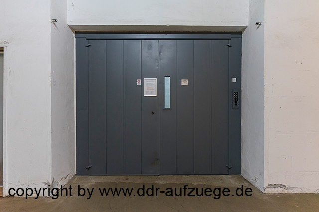 Schachttür